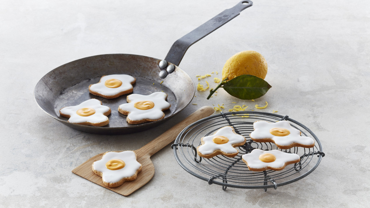Paaskoekjes met 'spiegelei' 