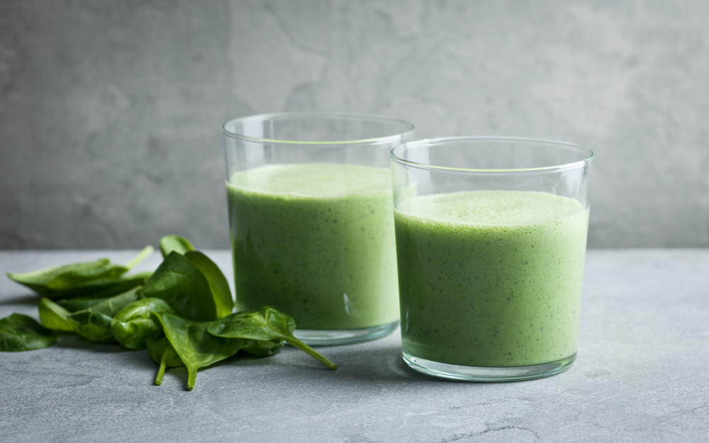 Groene eiwitsmoothie met spinazie