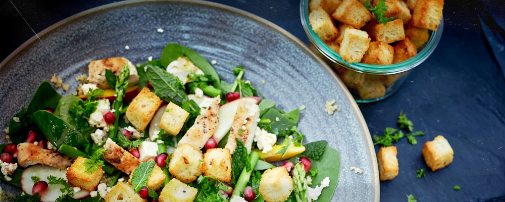 Quinoa, spinazie en asperge salade